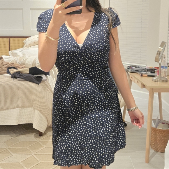 Brandy Melville Dresses & Skirts - Brandy Melville Robbie Dress Wrap Tie Floral Print Size Small